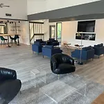 Luxe, 2Br Old Town Condo Wpatio, Pool, & Parking